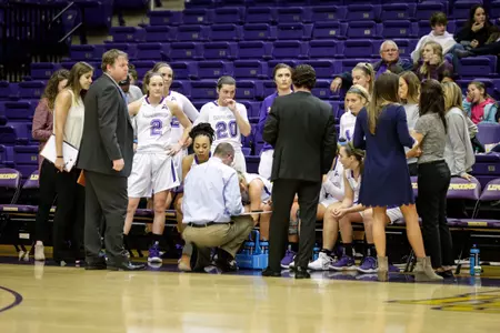 Women's basketball struggles against prolific Bruins in Battle Image