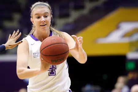 Women's basketball gives Alabama tough contest in loss Image