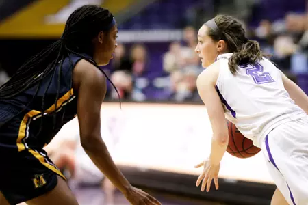 Women's hoops drops high-scoring, hard-fought game at Vanderbilt Image