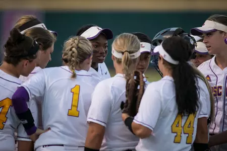 Fortel no-hits No. 14 Ole Miss as Softball sweeps Friday Image