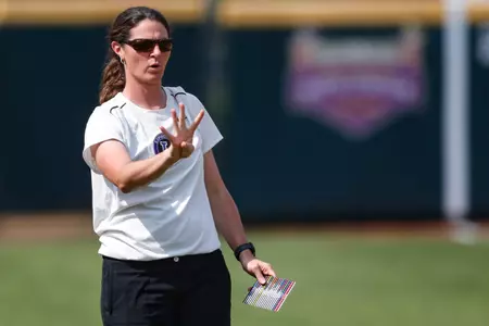 Gray grabs win as softball sweeps Friday Image