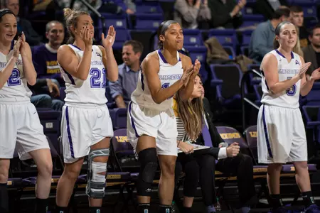 Women's hoops celebrates senior day with win over Kennesaw Image