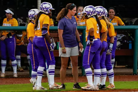 Softball run-rules IUPUI to kick off round robin weekend Image
