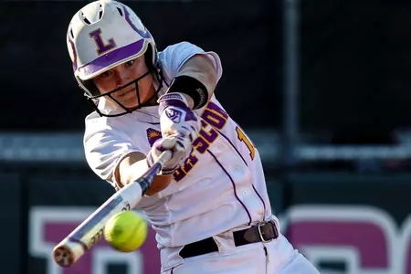 Softball splits Sunday doubleheader with USC Upstate Image
