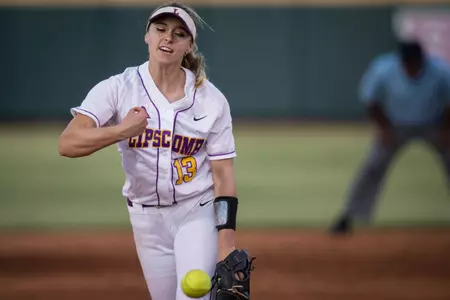 Softball, Yeager shut out UAB in midweek matchup Image