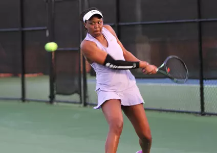 Women's tennis coasts to 6-1 victory over USC Upstate Image