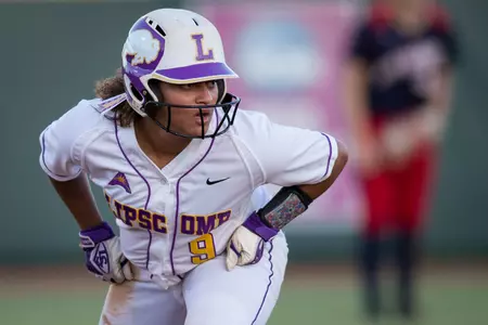 Four home runs power softball to 10-3 win over UNF Image