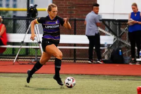 Women's soccer blasts Belmont 6-1 to open season Image