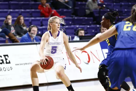 Hot-shooting Ball State downs women's hoops at home Image