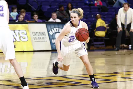 Strong second half not enough for women's hoops Image