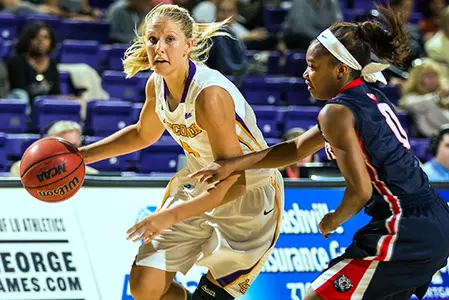 Cooper debut not enough as women's hoops falls to Belmont Image