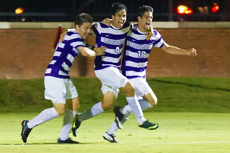 Strong defensive effort gives men's soccer third straight win Image