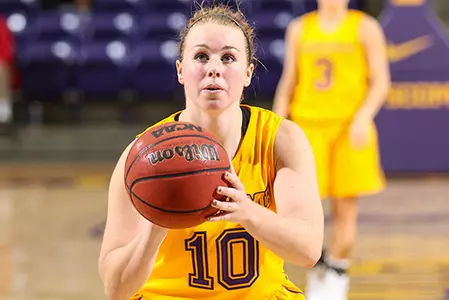 Costly turnovers trigger 79-66 loss for women's hoops Image