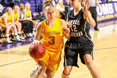 Women's hoops comes up short despite Bliss's career night Image