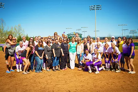 Softball celebrates 20 years of successes Image