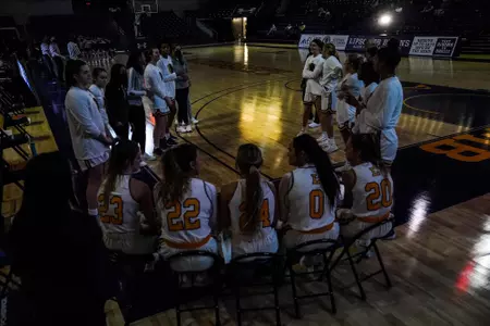 WBB Bellarmine - Huddle