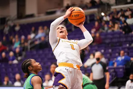Sydney Shelton Layup