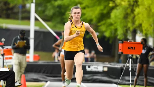 Aislinn McElhaney