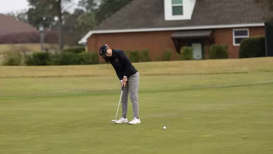 Mary Kate Smith Putting