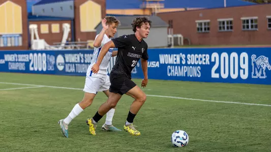 Tyler Stinnett Dribbling