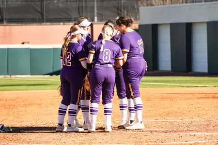 Bisons Softball