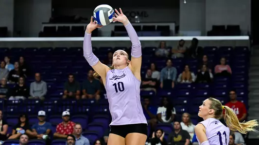 Kelsey Schenck setting up an assist