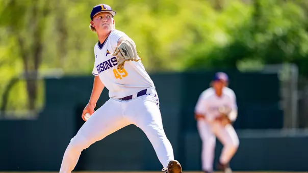 Kaleb Kantola pitching