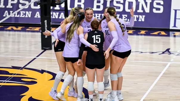 Lipscomb huddle between points
