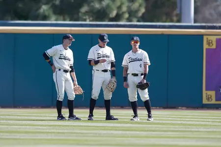 2019_02_24_Outfield_vs_NV_01
