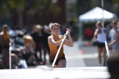 2020_03_07_Meyer_Kyla_BeachOpener_02