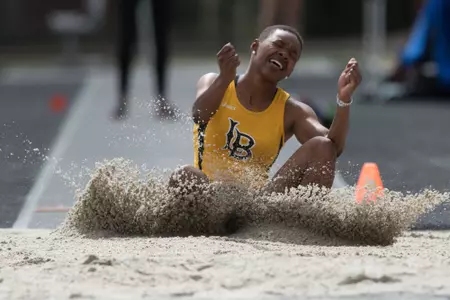 2018_04_21_McGuire_Erin_BeachInvite_01