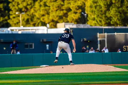 2022_05_03_Voelker_Zach_vs_UCLA_00