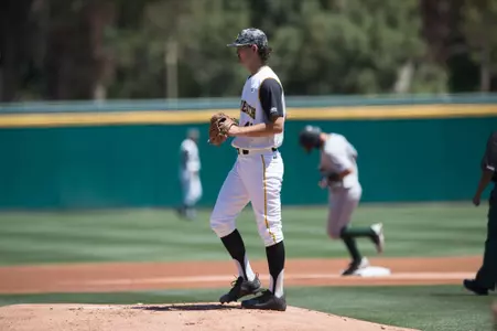 2017_05_20_Sheaks_John_vs_UH_03