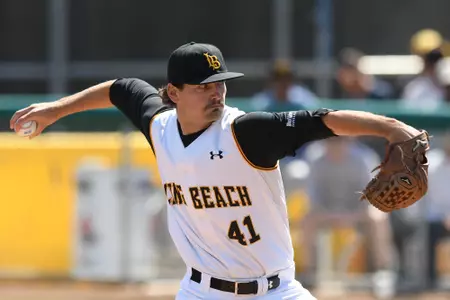 2017_05_20_Sheaks_John_vs_UH_02