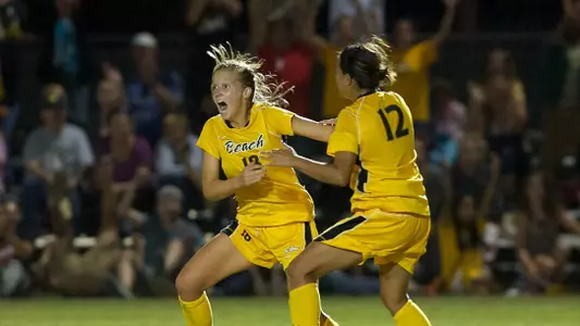 Kelsey Wilson, Nadia Link