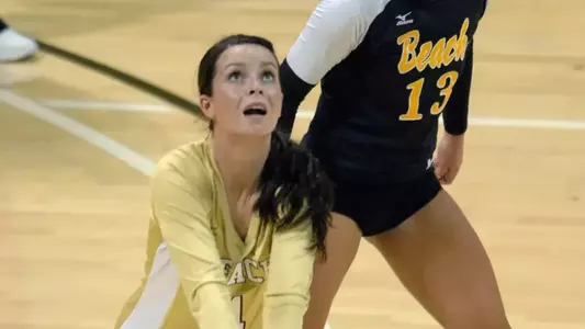 Freshman Caitlin Ledoux recorded her 6th double-double of the season.