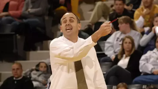 Head Coach Alan Knipe won his 150th career match at LBSU on Thursday night.