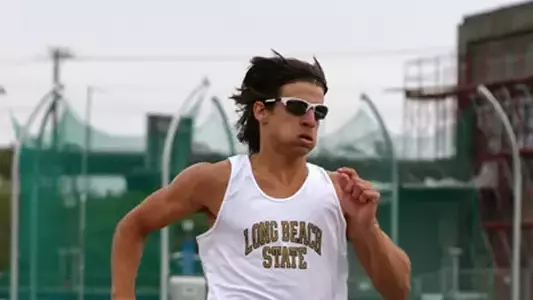 Alex Freitas finished with top times in the 800, 1500.