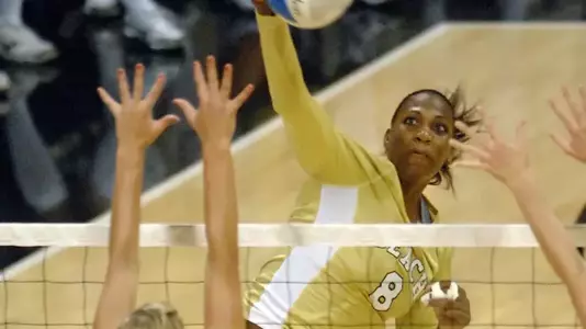 Naomi Washington had 16 kills for the Beach to lead the comeback.