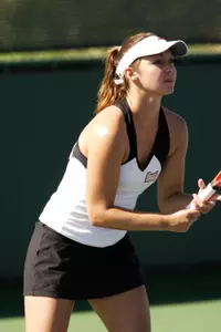 Deborah Armstrong advanced to the Back Draw quarterfinals Saturday.