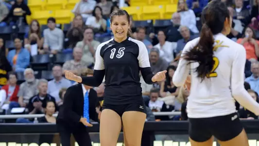 Lauren Minkel led the 49ers with 16 digs.