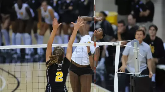 Naomi Washington compiled her fourth 20-kill match of the season.