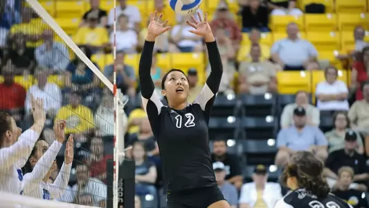 Ashley Lee had 5 kills, seven digs and 40 assists against the Bruins.