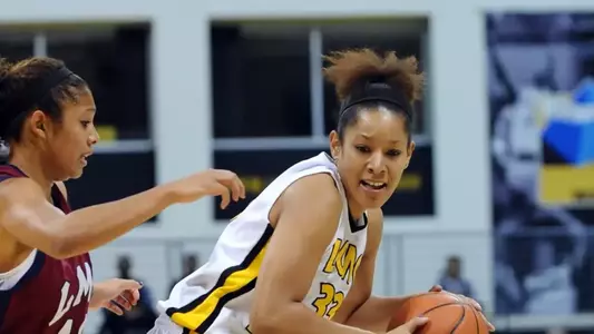 Sophomore Tipesa Moorer had a career and game-high 19 points in a loss at Cal Poly on Saturday.