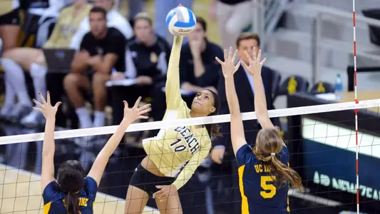 Janisa Johnson led the 49ers with 14 kills on .545 hitting with three blocks.