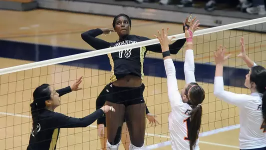 Michelle Osunbor set a career-high, leading the 49ers with 13 kills against the Titans.