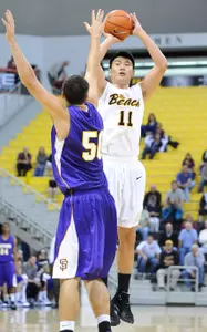 Sophomore Lin Chang knocked down two straight 3-pointers in the second half.