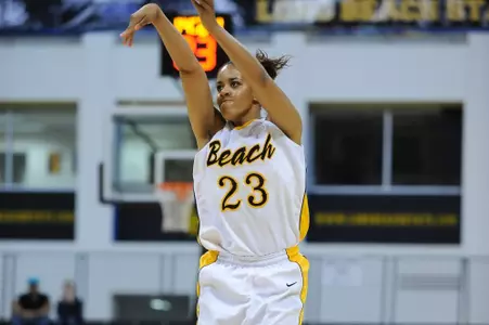 The 49ers make their way to Honolulu, Hawaii, this weekend for the Waikiki Beach Marriott Rainbow Wahine Showdown.