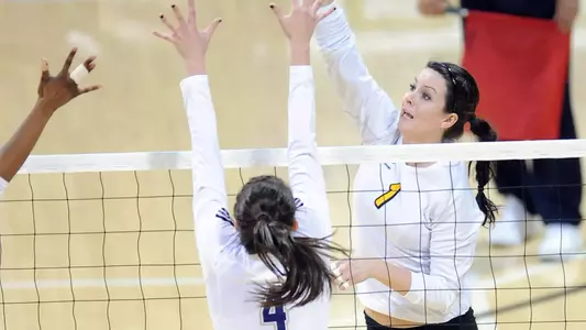 Caitlin Ledoux led the 49ers with 14 kills against Akron.