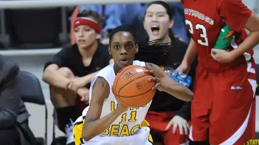 Freshman Jazmyne Porter had a career-high 12 points in a loss at Cal State Fullerton on Thursday.